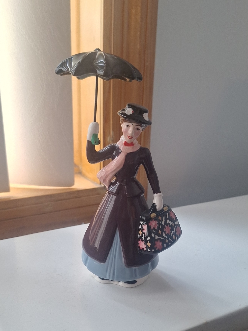 Disney Mary Poppins Figurine in Black, Pink, Blue and Cream